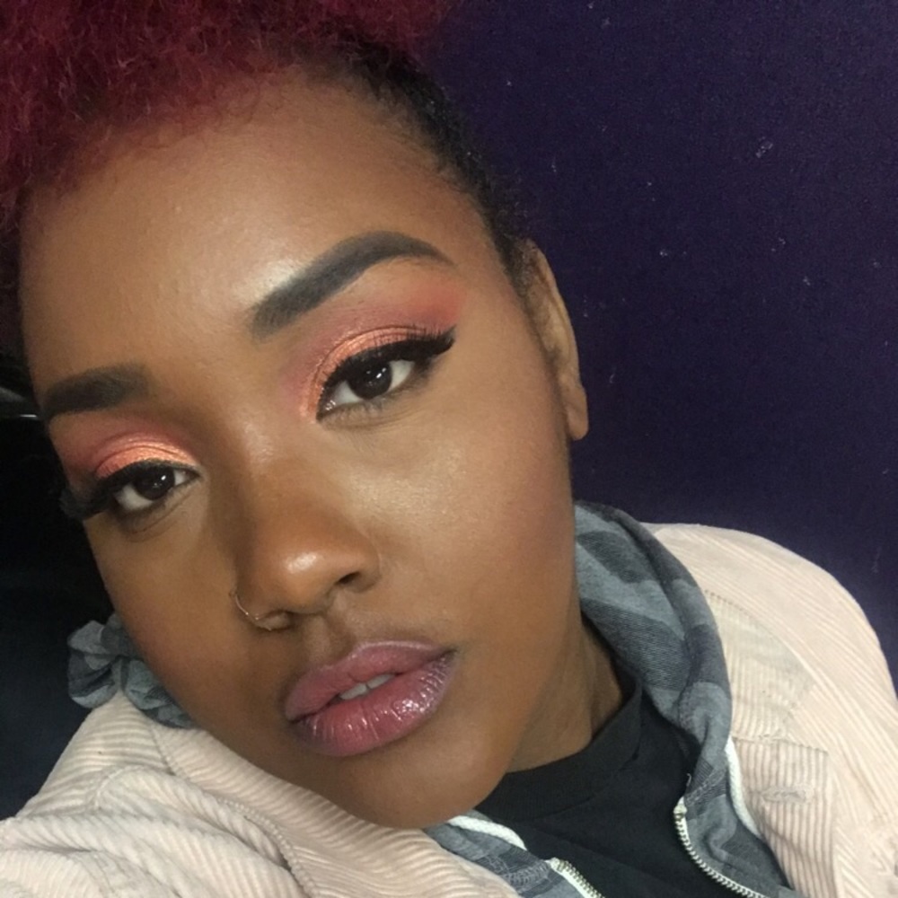 Meet your Posher, Emoni